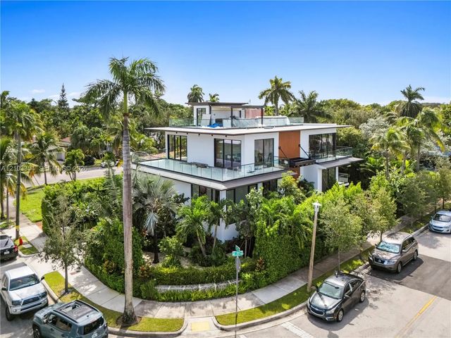 2 of 39 - 790 Ne 77th Terrace, Miami, FL