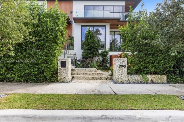 5 of 39 - 790 Ne 77th Terrace, Miami, FL