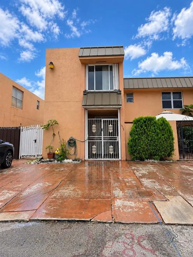 1064 W 42nd Street #9, Hialeah