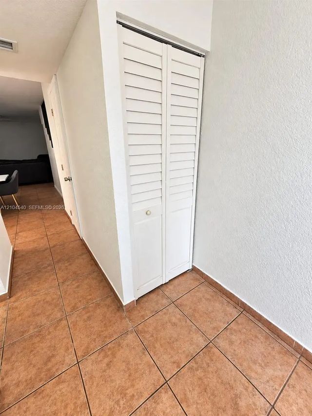 4 of 25 - 1064 W 42nd Street #9, Hialeah, FL