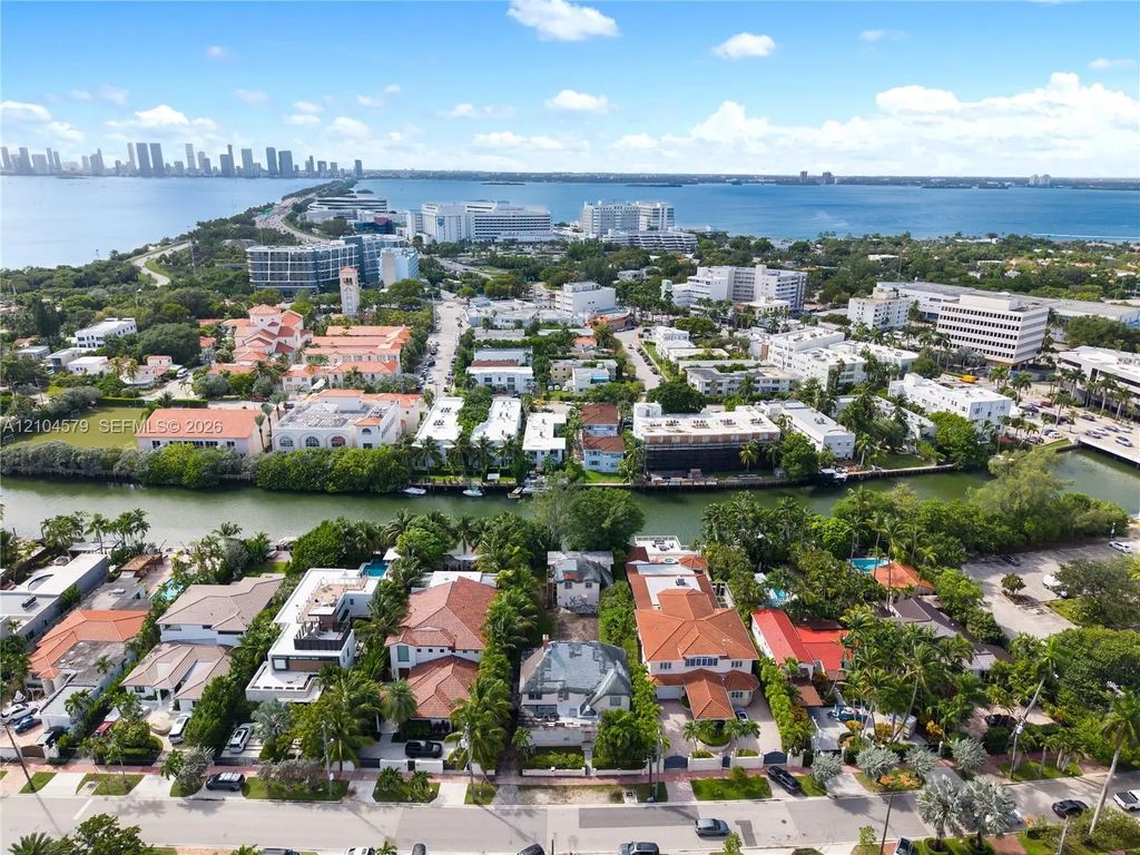 3746 Chase Avenue, Miami Beach