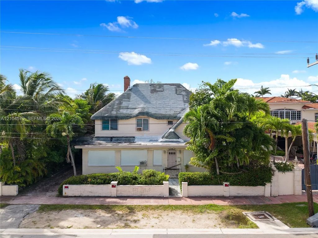 3746 Chase Avenue, Miami Beach