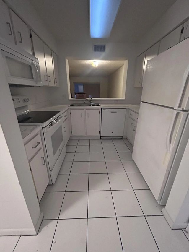 5 of 14 - 7631 Trent Drive #116, Tamarac, FL