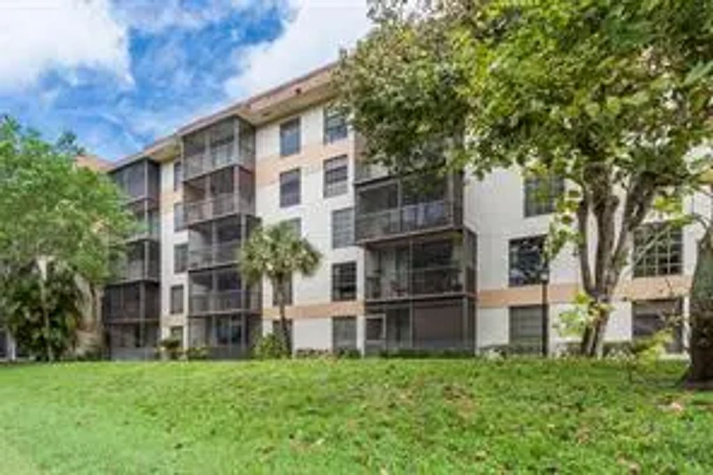 5570 Nw 44th Street #504-a, Lauderhill