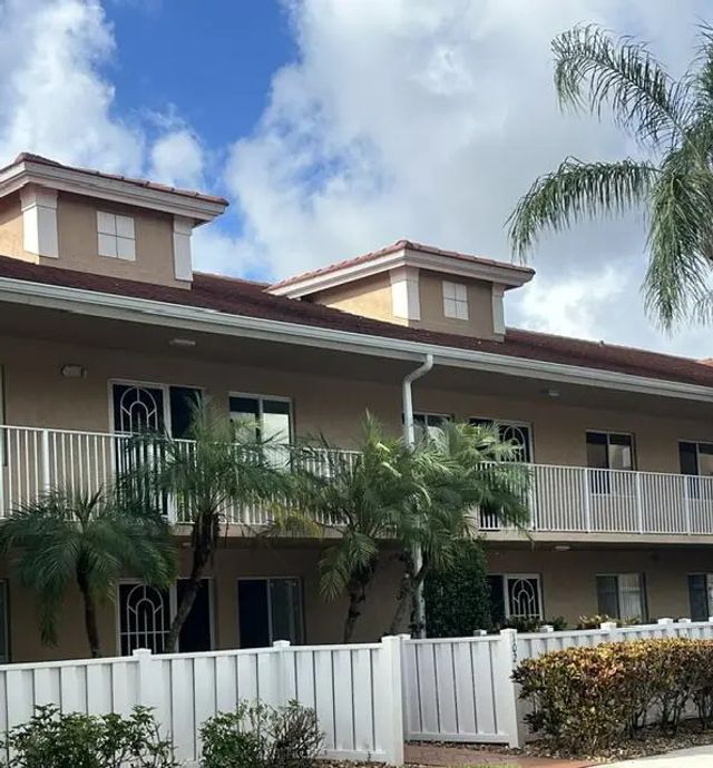 2 of 7 - 5952 Regal Glen Drive #203, Boynton Beach, FL