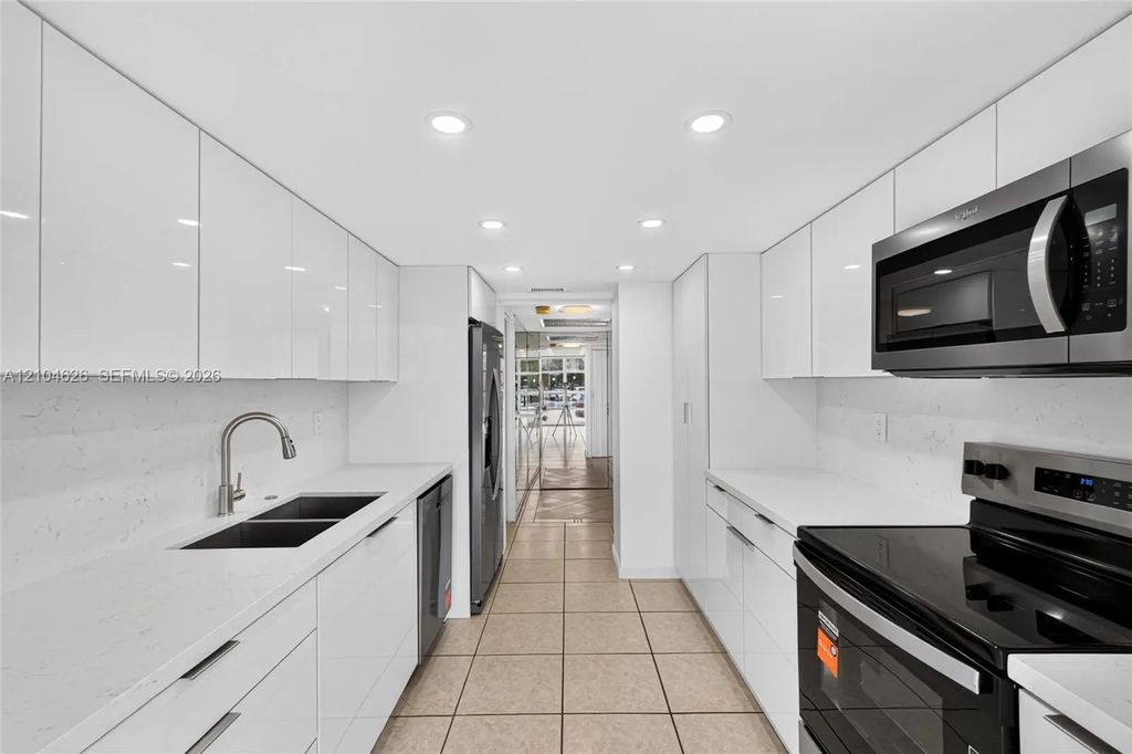 2000 Atlantic Shores Boulevard #120, Hallandale Beach