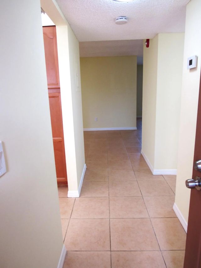 4 of 46 - 140 Lake Nancy Lane #216, West Palm Beach, FL