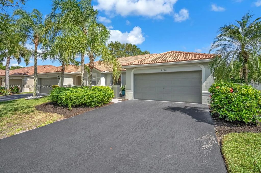 1922 Pisces Terrace, Weston