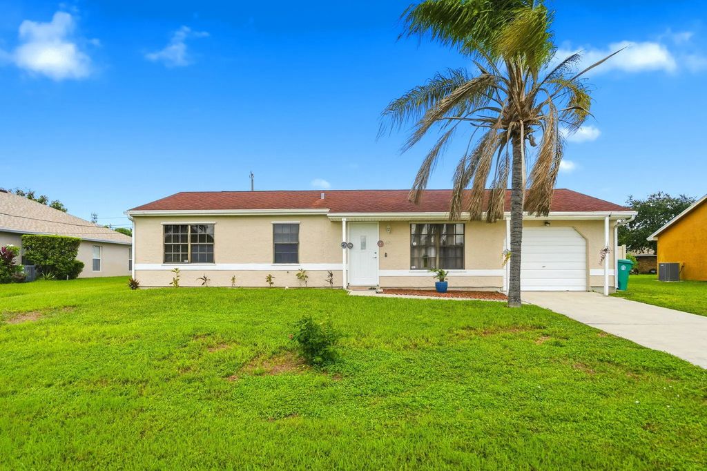 621 Sw Stillman Avenue, Port St. Lucie