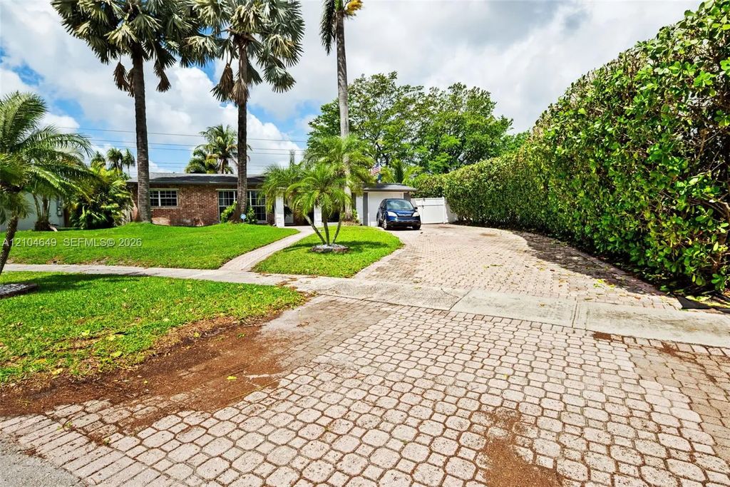 911 Sw 51st Avenue, Plantation