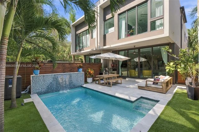 2922 Jackson Avenue #2922, Miami