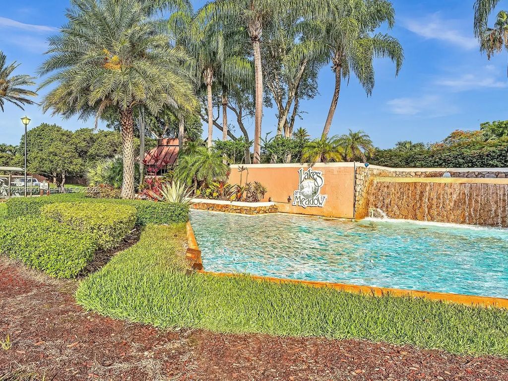 14945 Sw 49th Lane #6e, Miami
