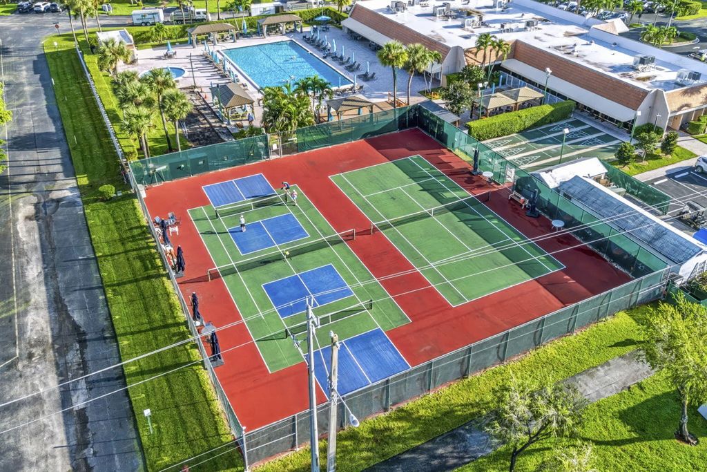 150 Lake Nancy Lane #219, West Palm Beach