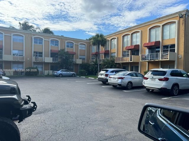 17901 Nw 68th Avenue #r102, Hialeah