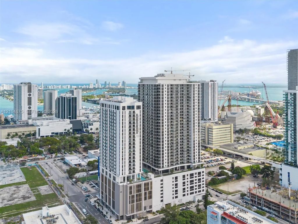 1600 Ne 1st Avenue #2605, Miami