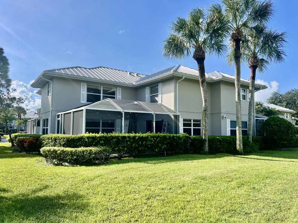 2833 Sw Lakemont Place, Palm City
