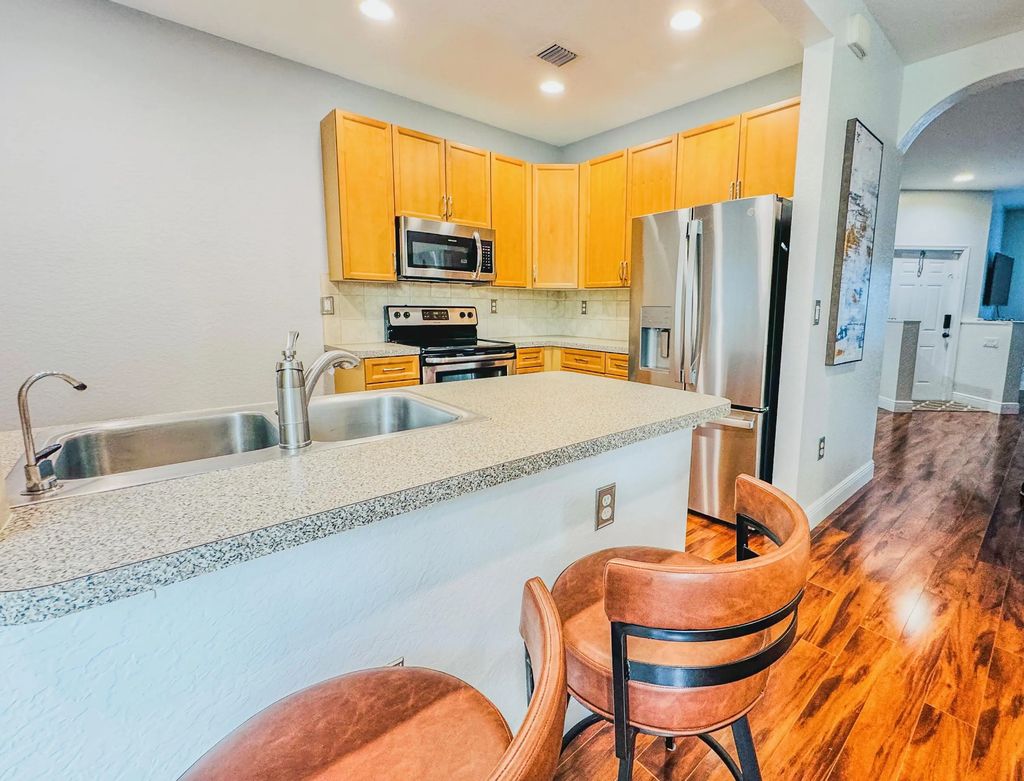 255 Lake Monterey Circle, Boynton Beach