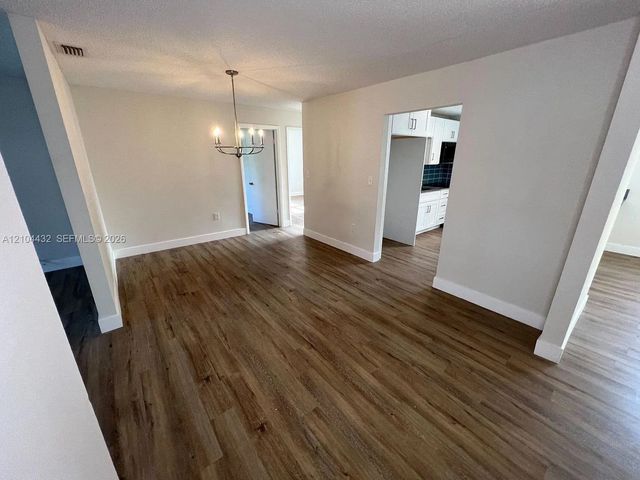 5 of 31 - 2790 Sw 26th Street, Miami, FL
