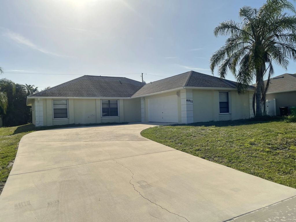 6911 Nw Dorothy Street, Port St. Lucie