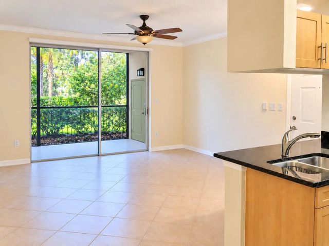 6386 Emerald Dunes Drive #106, West Palm Beach