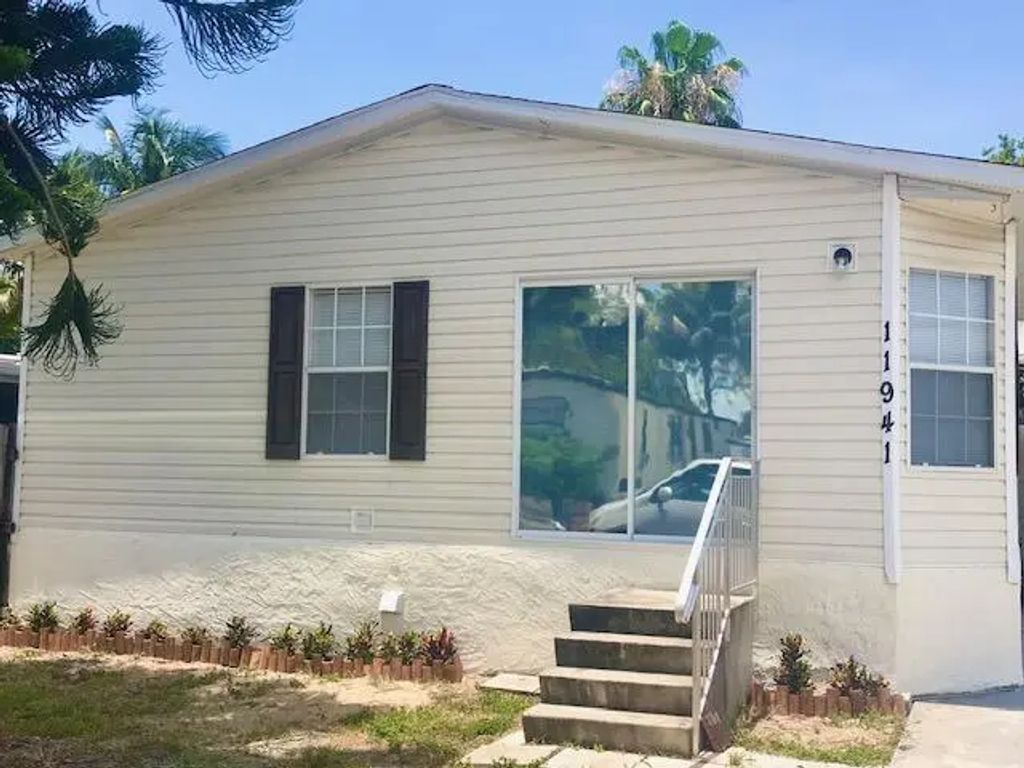11941 Watergate Circle, Watergate