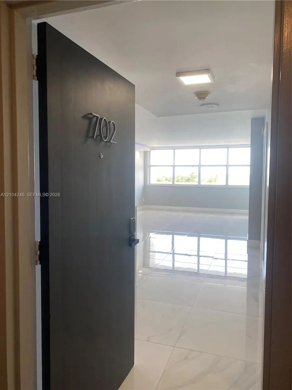 1420 Brickell Bay Drive #702e, Miami