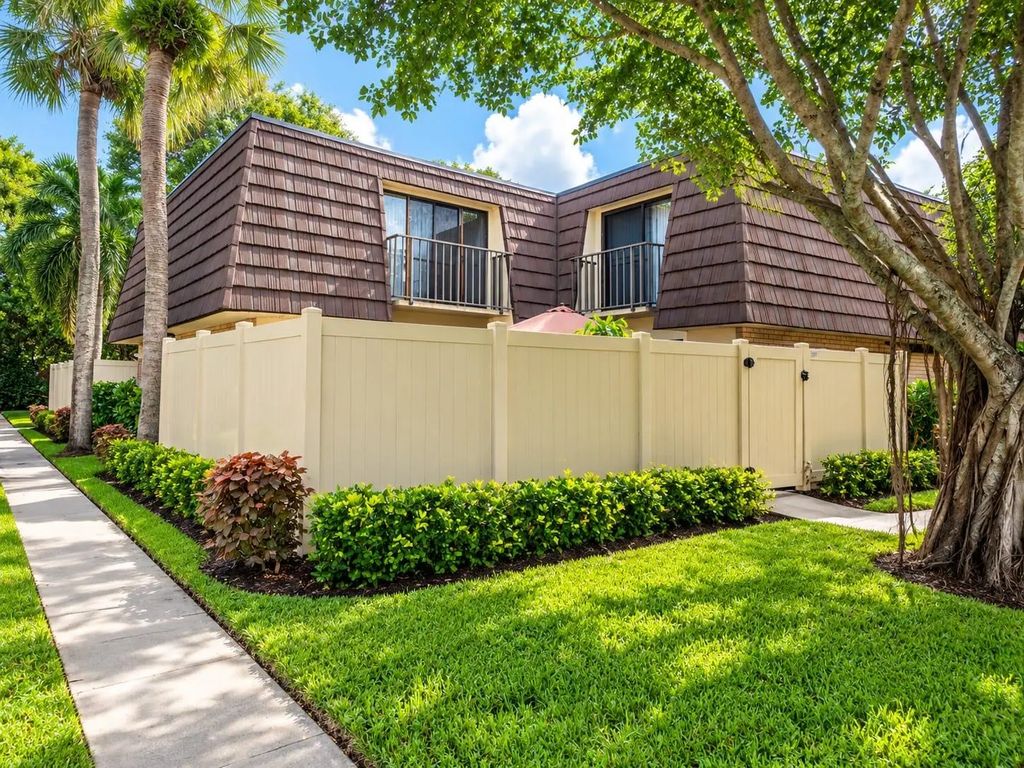 8017 80th Way, West Palm Beach