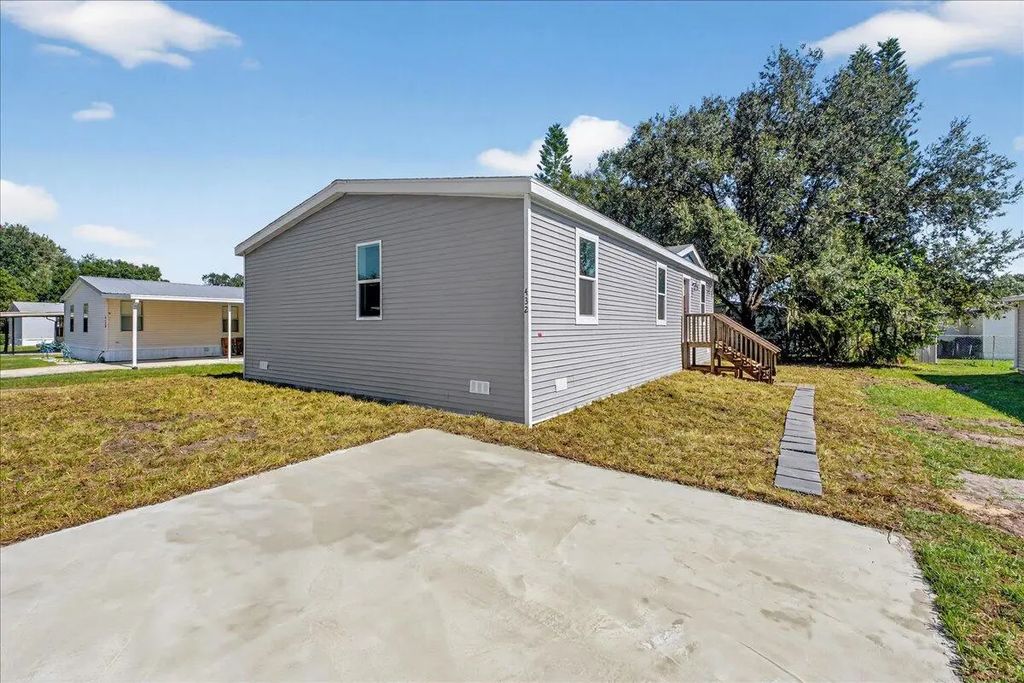 24116 Armadillo Road, Astor