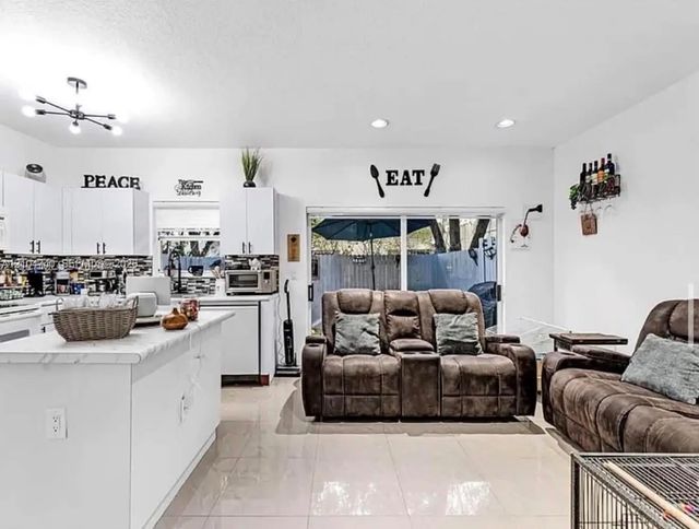 4 of 14 - 1687 Se 30th Street, Homestead, FL