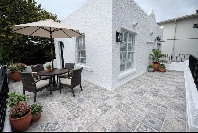 3 of 27 - 2633 Sw 34th Avenue, Miami, FL