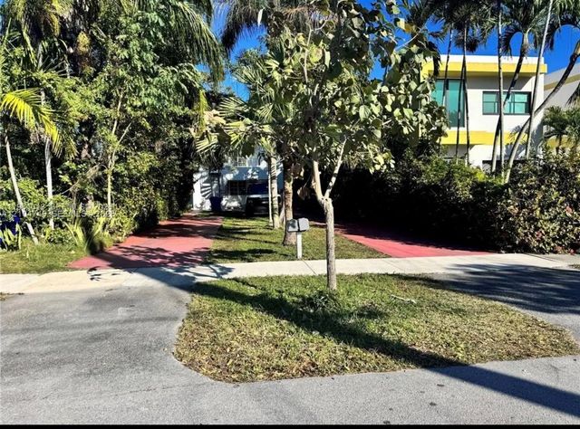 4 of 27 - 2633 Sw 34th Avenue, Miami, FL