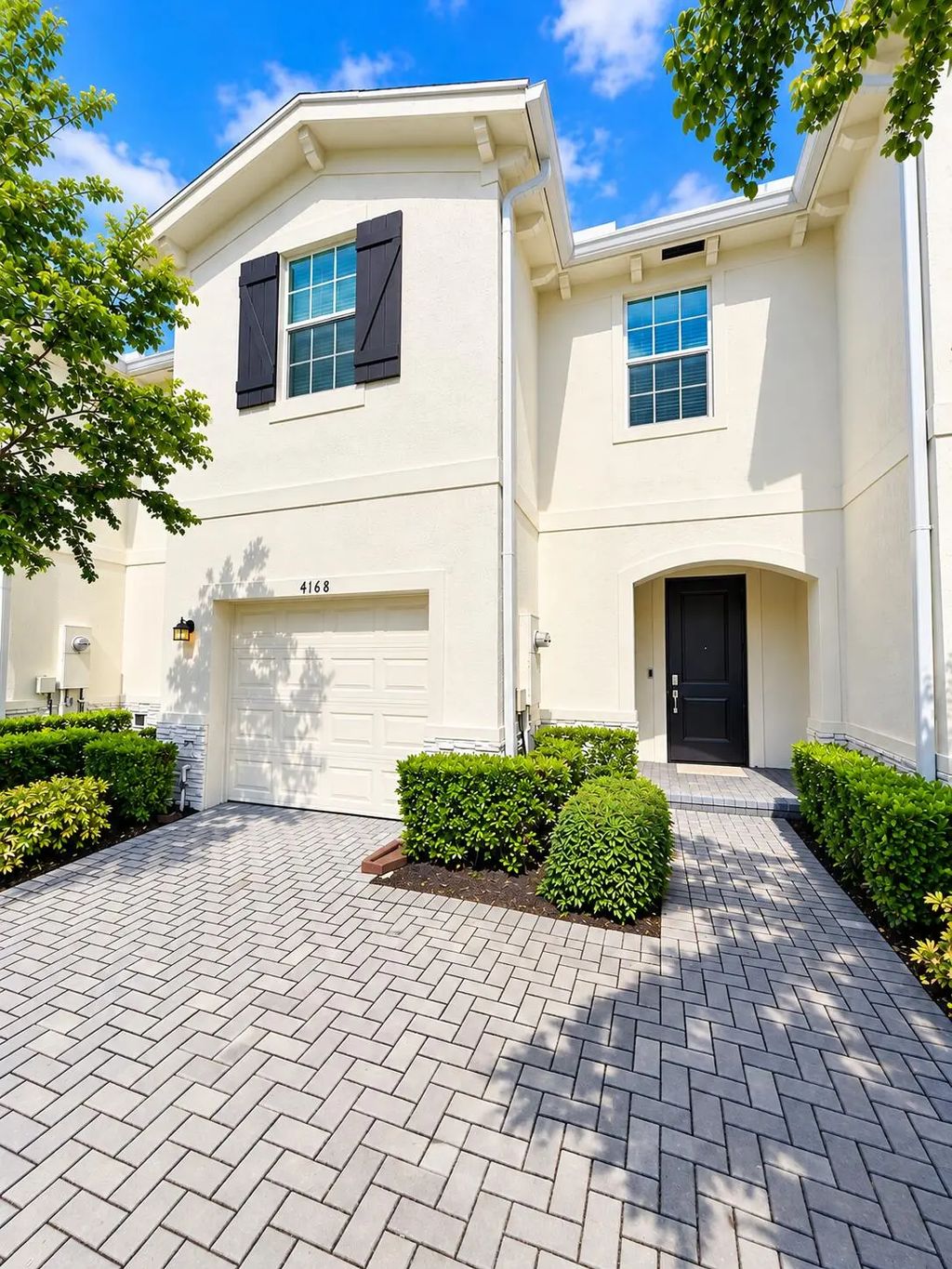 4168 Lagoon Shore Drive, Lake Worth