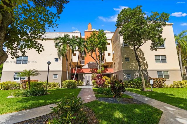 3 of 13 - 8215 Lake Drive #502, Doral, FL