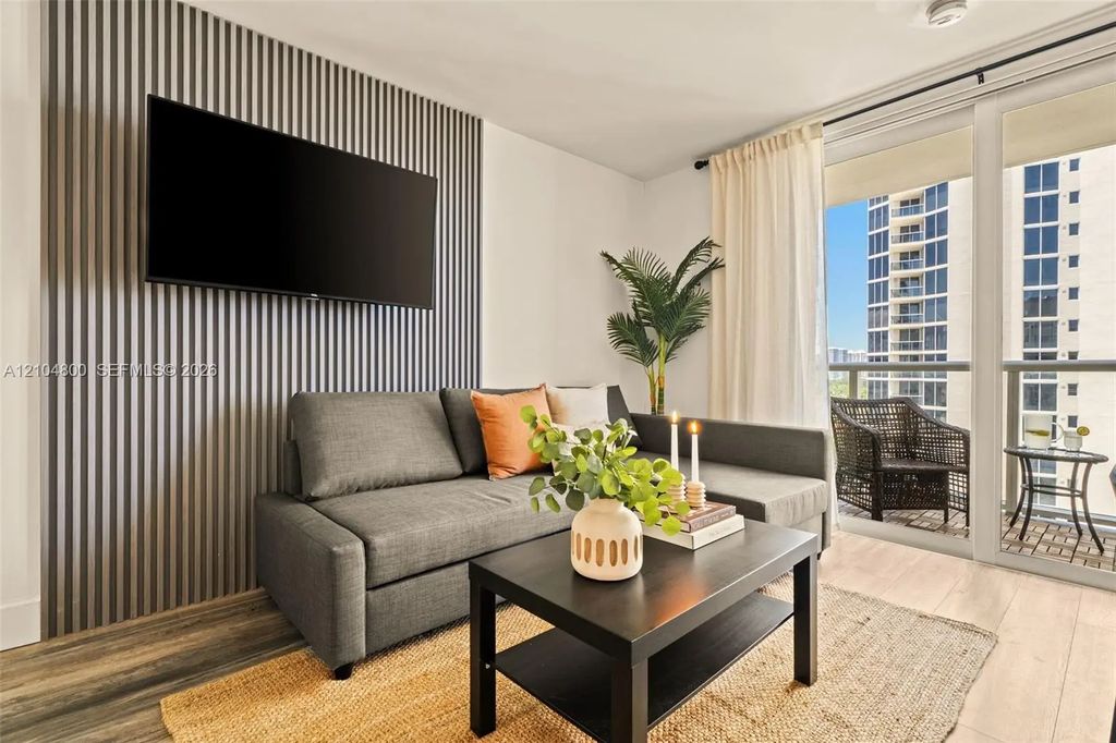 19201 Collins Avenue #924, Sunny Isles Beach