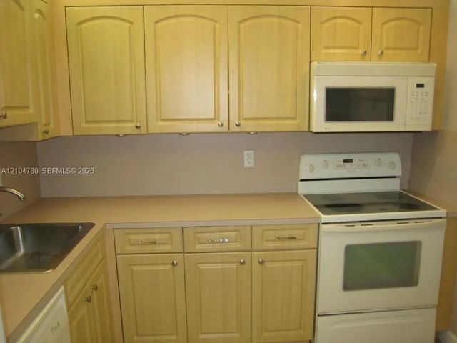 3 of 19 - 7703 Camino Real #a-213, Miami, FL