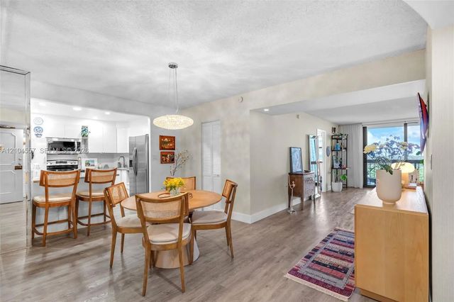 4 of 35 - 2333 Brickell Avenue #1808, Miami, FL