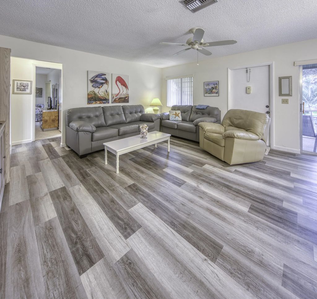 3526 La Palmas Court #d-2, Greenacres