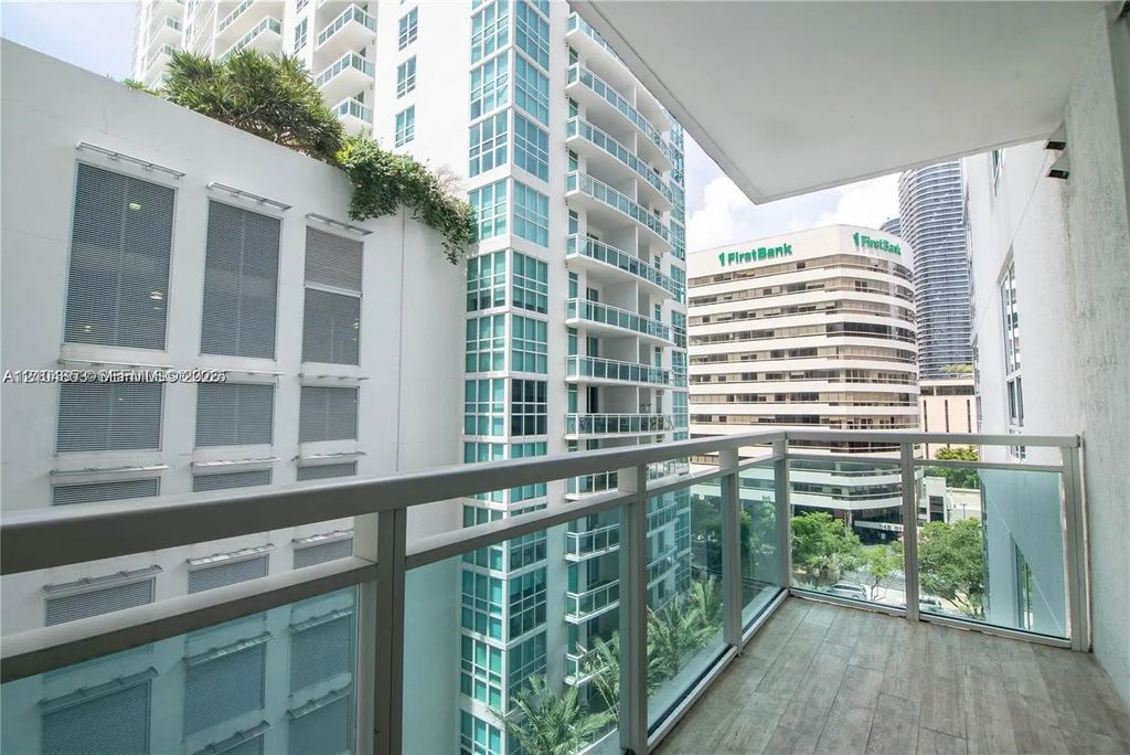 950 Brickell Bay #703, Miami