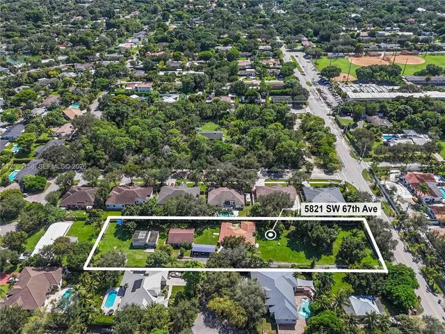 3 of 10 - 5821 Sw 67th Avenue, South Miami, FL