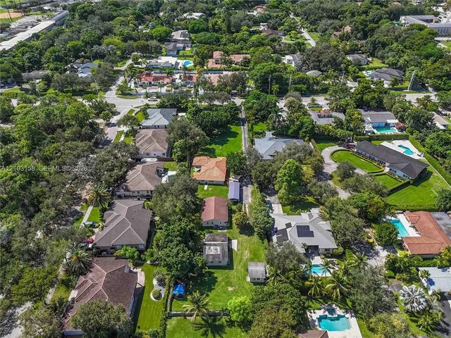 5 of 10 - 5821 Sw 67th Avenue, South Miami, FL