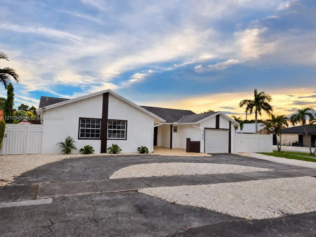 13470 Sw 24th Street, Miami