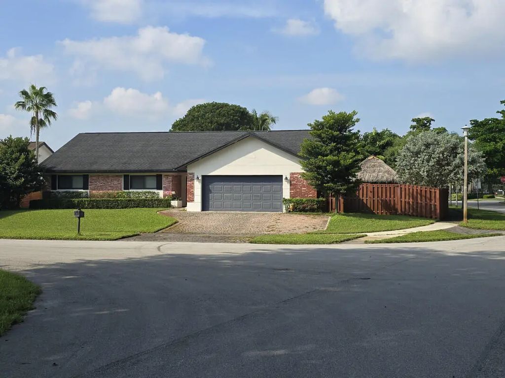 1630 Nw 118th Terrace, Pembroke Pines
