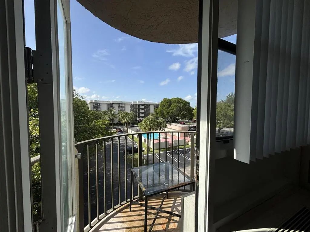 2771 Riverside Drive #403-a, Coral Springs