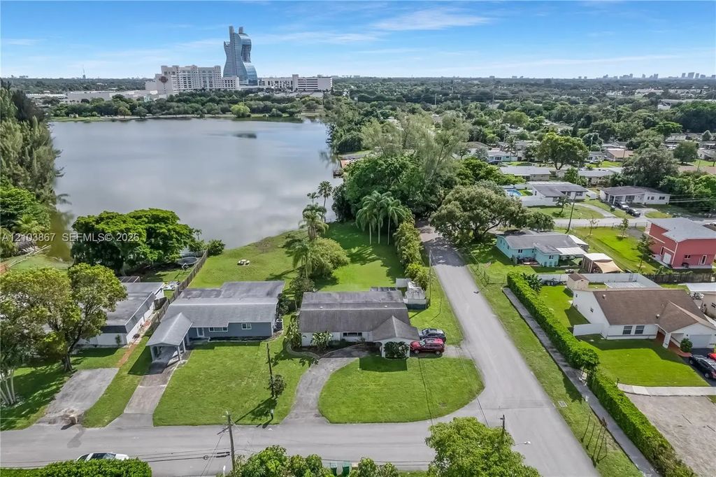 5630 Sw 55th Avenue, Davie
