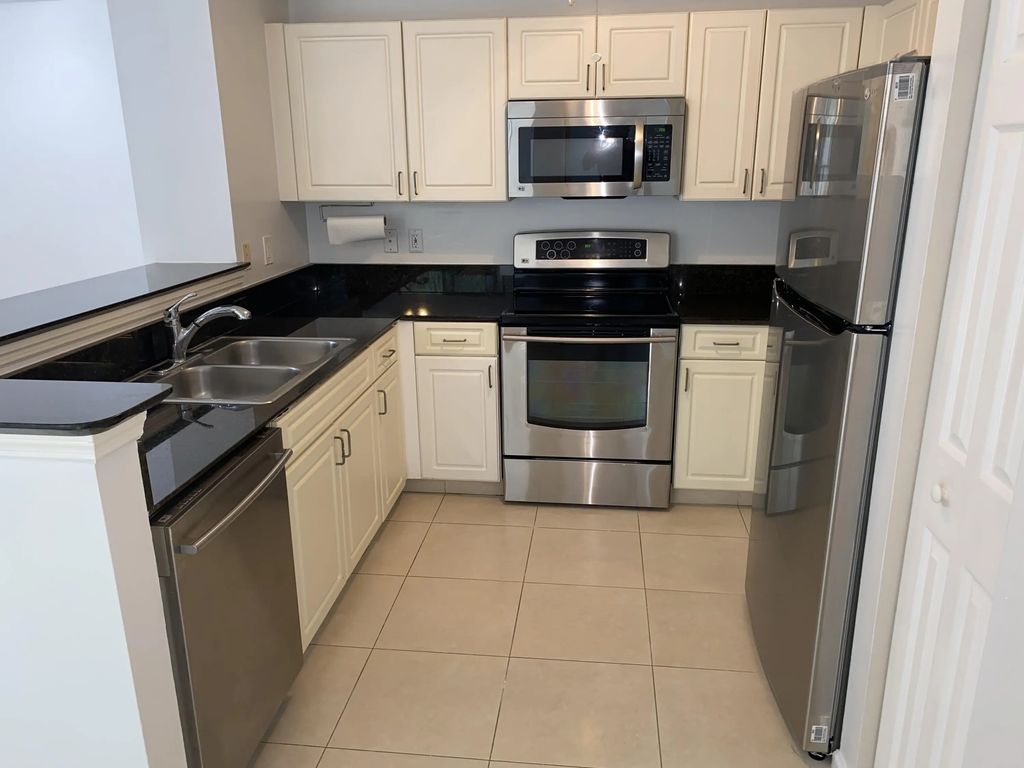 720 S Sapodilla Avenue #408, West Palm Beach