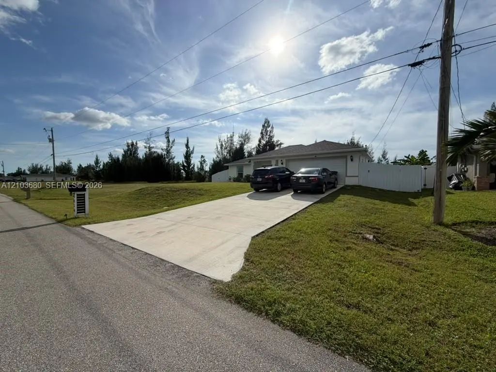 4034 Ne 9th Place, Cape Coral