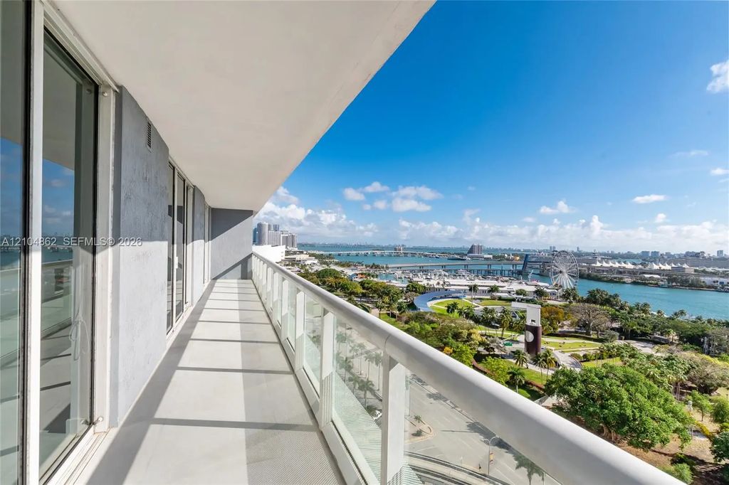 50 Biscayne Boulevard #1808, Miami