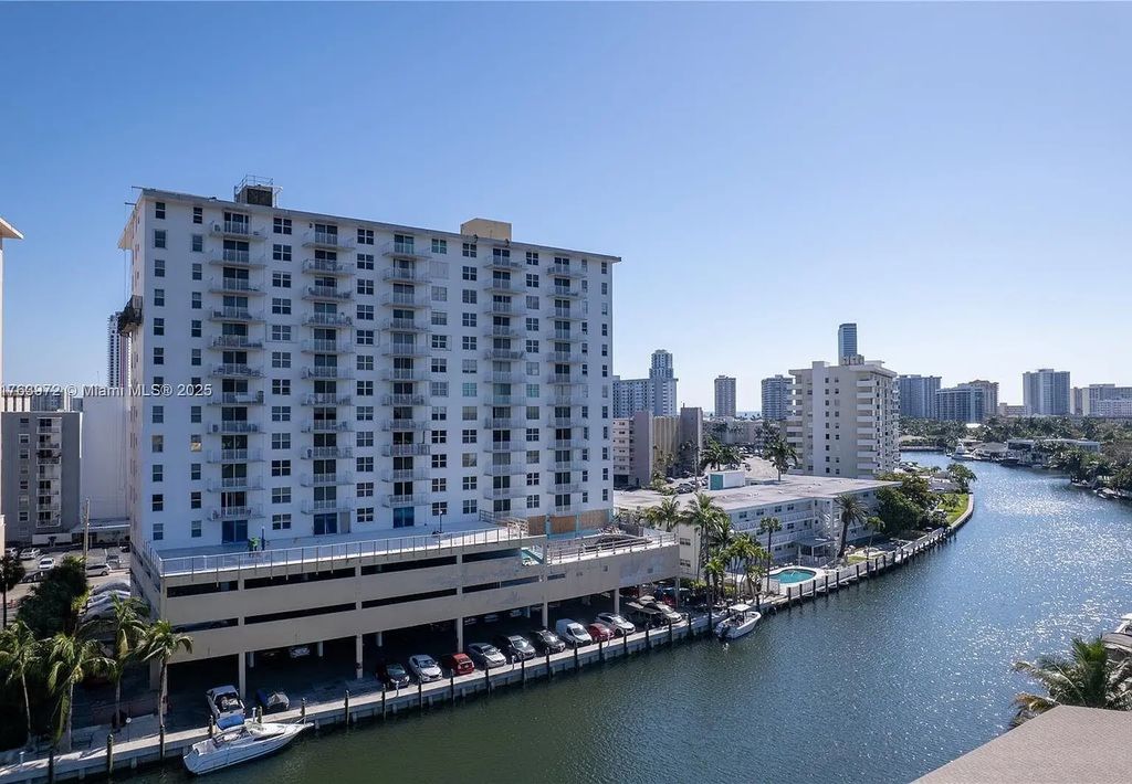 427 Golden Isles #9g, Hallandale Beach
