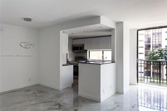 3 of 19 - 17021 N Bay Road #428, Sunny Isles Beach, FL