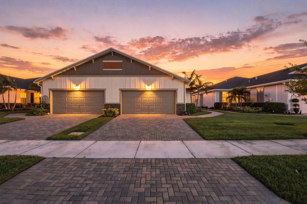1961 Se Crosswood Way, Port St. Lucie